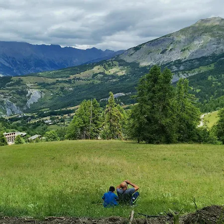 Pied Des Pistes Super Sauze Daire *